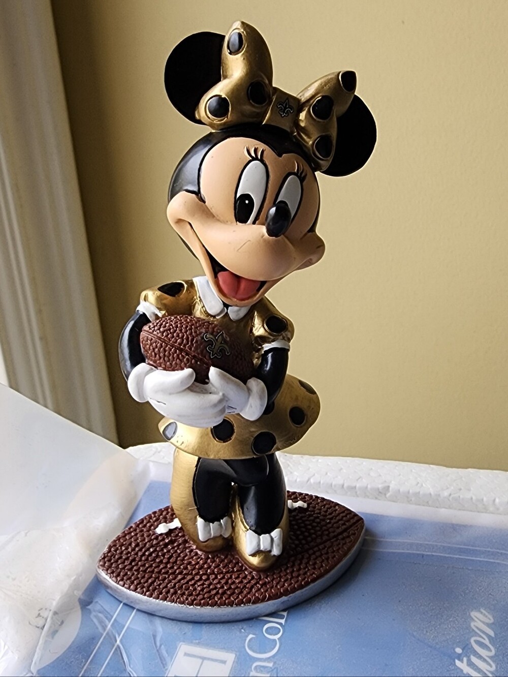 "So Minnie Reasons To Love The Saints" - New Orleans Saints Footfall Figurine
